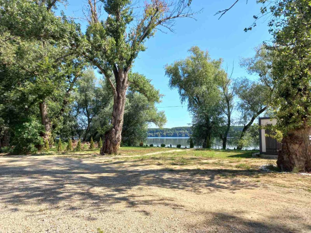 Bora Kuce Na Reci Villa Belgrad Exterior foto