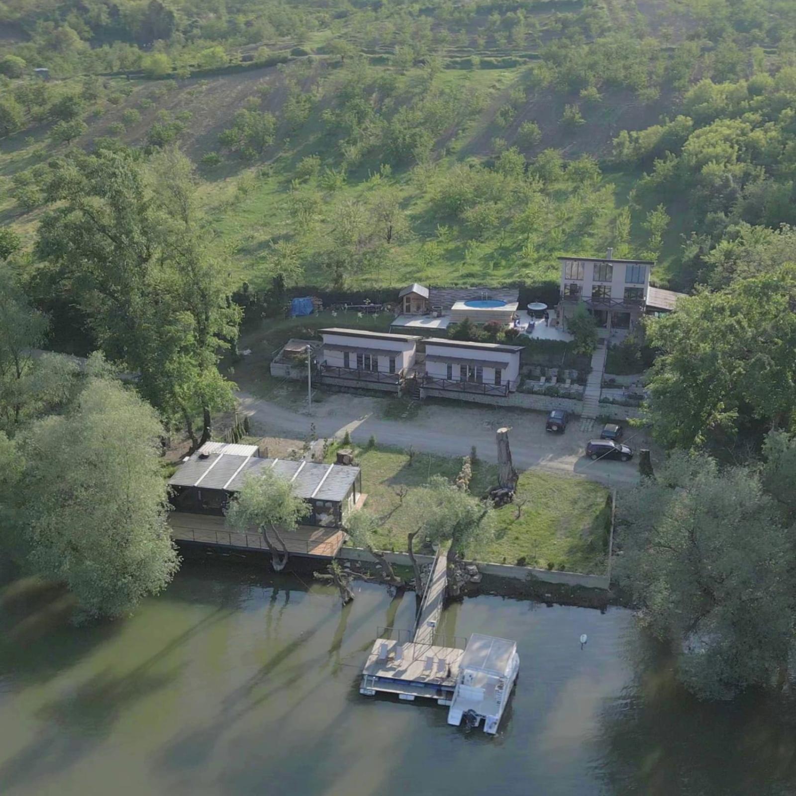 Bora Kuce Na Reci Villa Belgrad Exterior foto